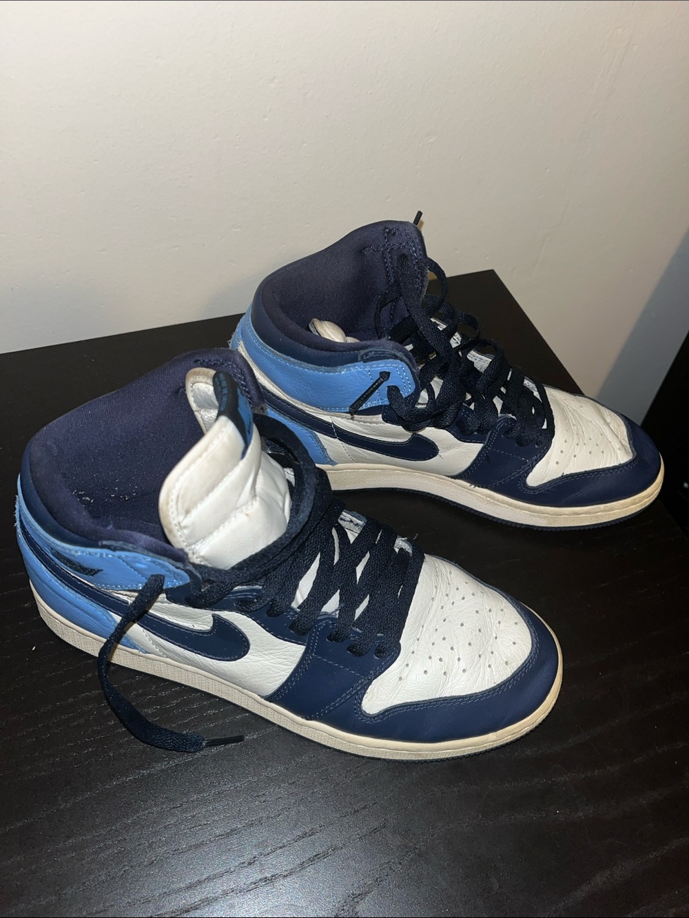 Jordan Obsidians Mid-Top Sneakers -